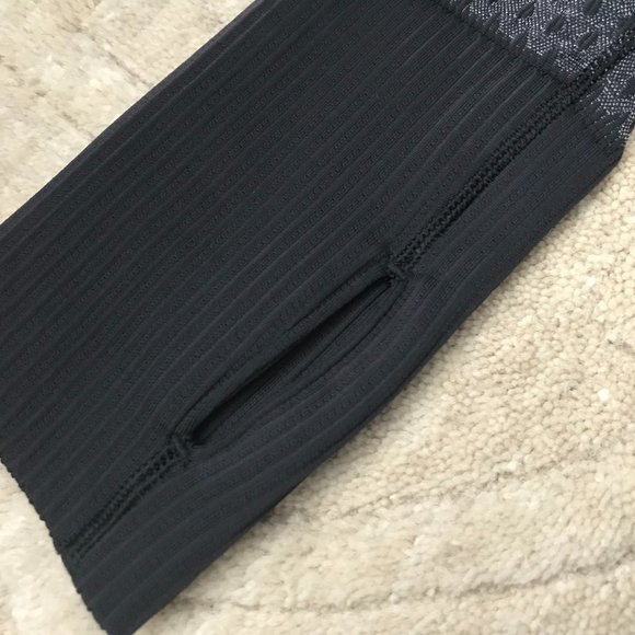 ** SOLD **  Lululemon Restless Sweater Aztek Pattern - Size 6 - Picture 4 of 6